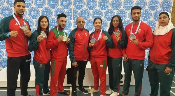 المنتخب الوطني المغربي للكيك بوكسينغ ينتزع ميدالية ذهبية وميداليتين فضيتين وثلاث ميداليات برونزية ببطولة أفريقيا بجوهانسبورغ  :
